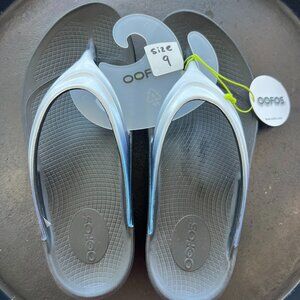 OOFOS OOlala Luxe Thong Sandal | Frost | Women's Size 9 | NWT | Recovery Sandal